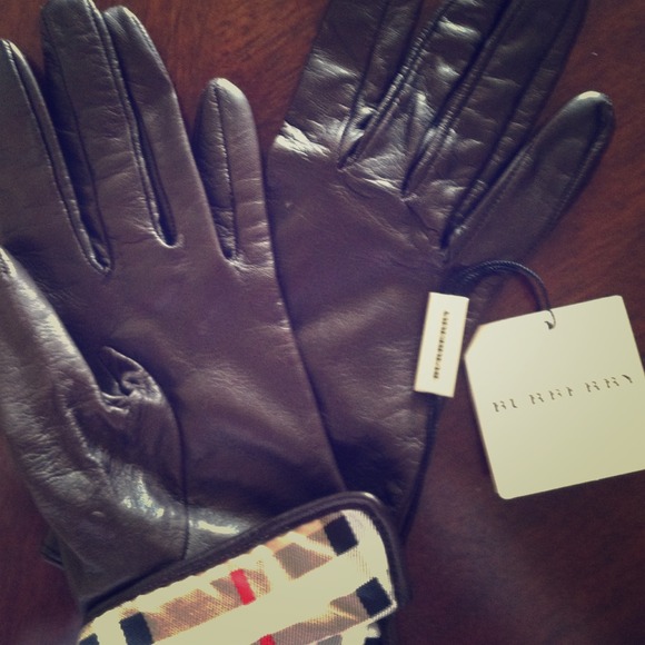 Burberry leather gloves