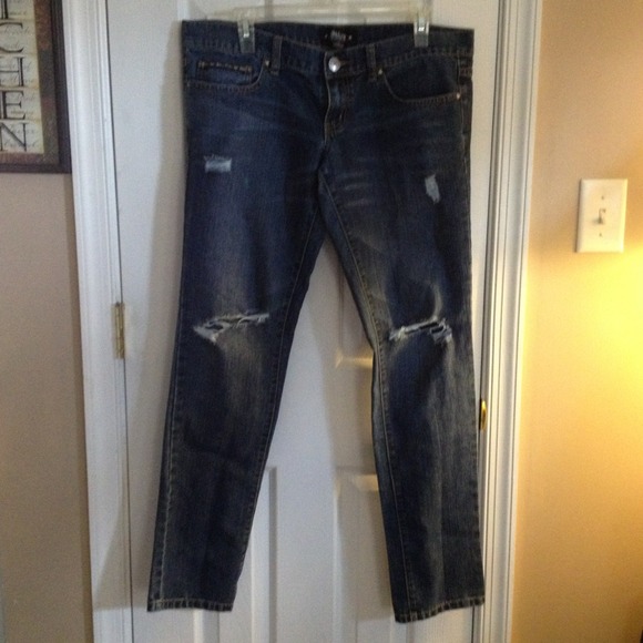 Distressed jeans. Juniors. NWOT