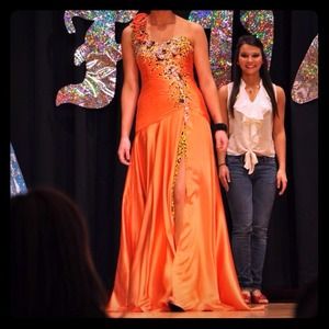 TONY BOWLS PAGEANT/PROM DRESS