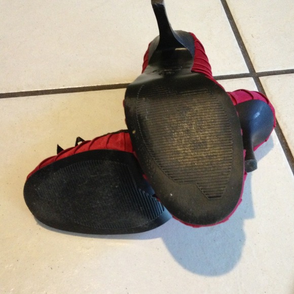 Satin Black Ribbon Shoes - Picture 2 of 3