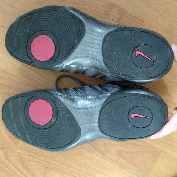 Nike - Picture 4 of 4