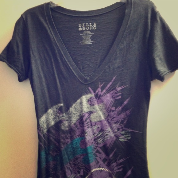 Brand new Billabong t-shirt🌸 RESERVED♥ bundle