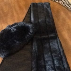 🎀Faux Fur Cap and Scarf🎀BUNDLE🎀
