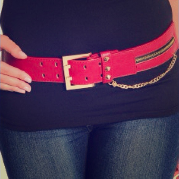 *NEW* red zipper belt