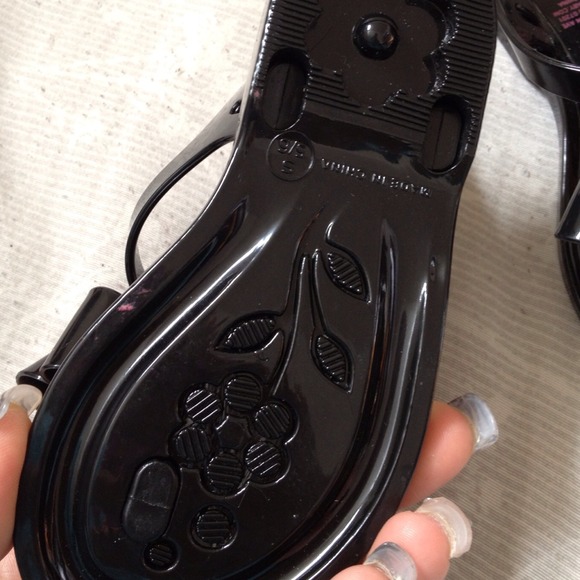 Sold - Picture 3 of 3