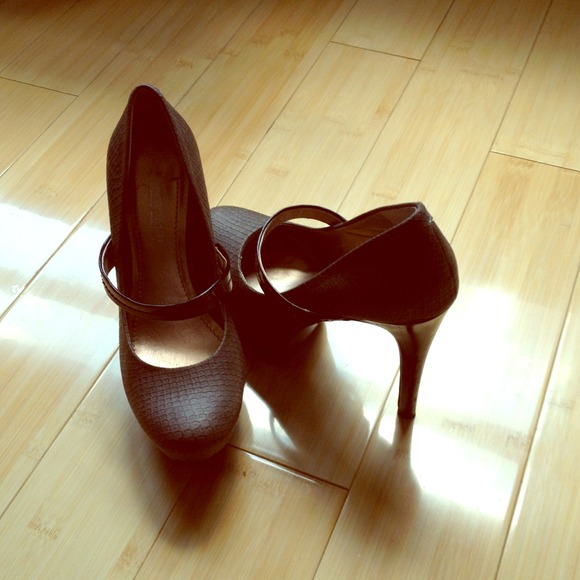 Reduced!!! Platform Mary Jane heels