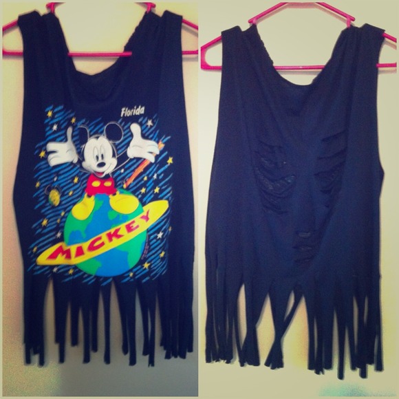 TRADED🔴Mickey mouse space fringe tank top