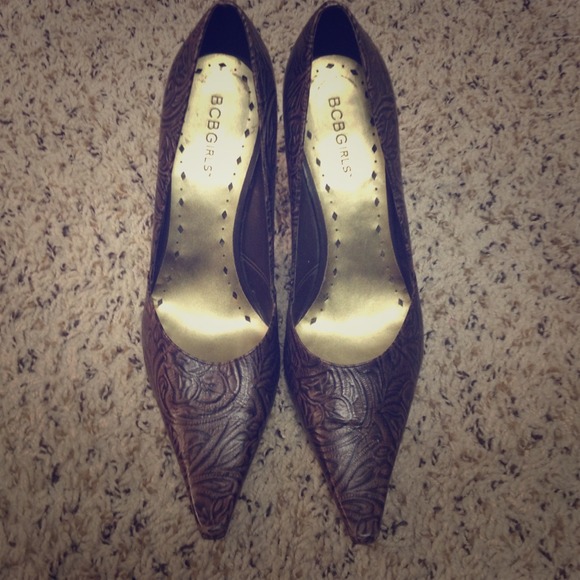 🌟REDUCED🌟BCBG brown textured heels