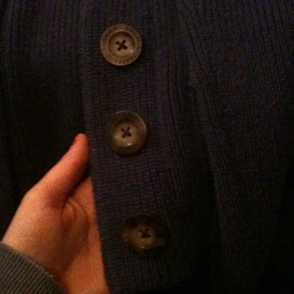 3 button sweater. Xs - American Eagle - Picture 3 of 4