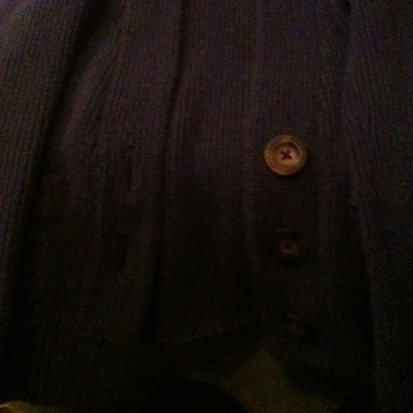 3 button sweater. Xs - American Eagle - Picture 4 of 4