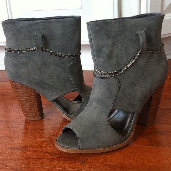🚫TRADE🚫@Hays333 gray open peep toe booties boots