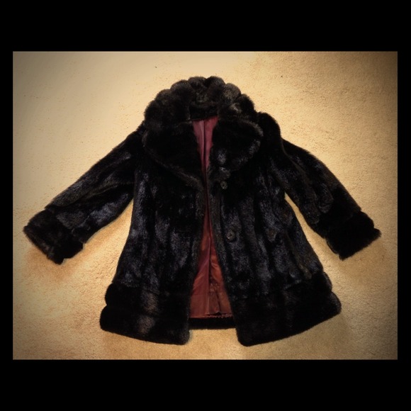 ❗Price Reduced ❗Betty Rose faux fur coat