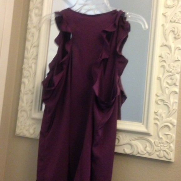 🔴Bundled🔴plum colored ELLE top! - Picture 2 of 4