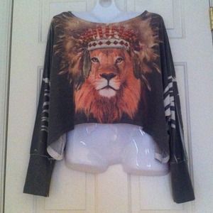 50% OFF ❤ Lion Stud Hi-Low Top