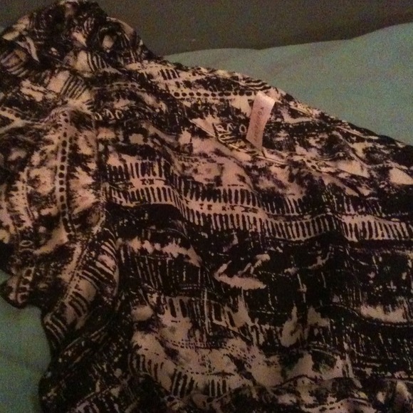 Silk one shoulder dress shirt. Small - Picture 2 of 4