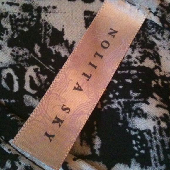 Silk one shoulder dress shirt. Small - Picture 4 of 4