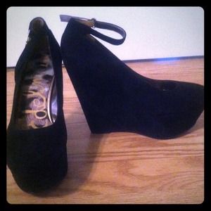Sam Edelman wedges!