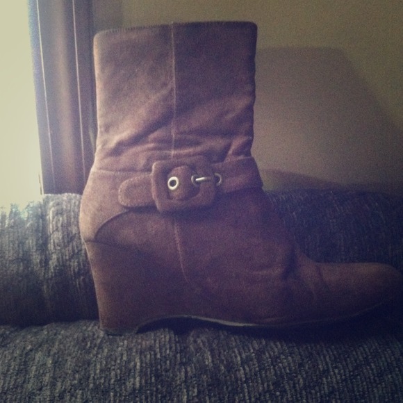 Size 6 wedge booties