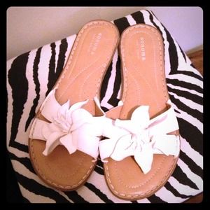 Sonoma White Flower Sandals