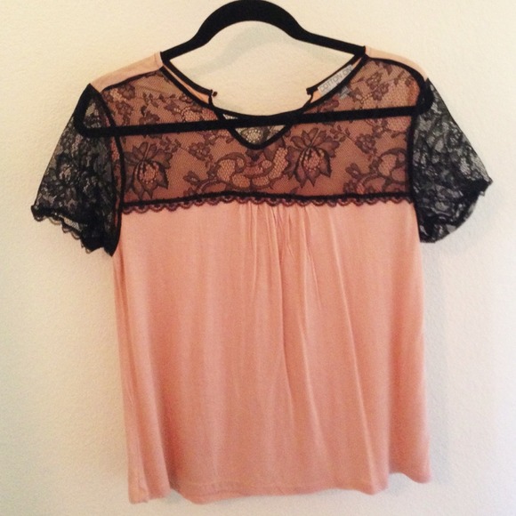 ๐Lace Panel Top by Cotton On - Picture 2 of 3
