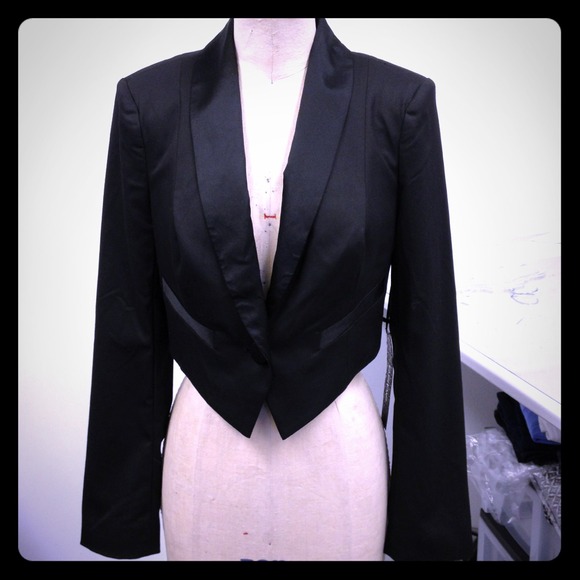 bebe cropped tuxedo jacket.