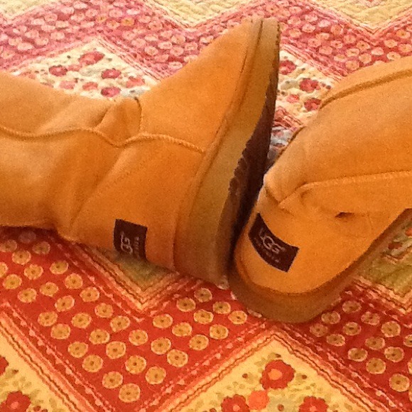 RESERVED- REDUCED - UGG High Shaft Boots