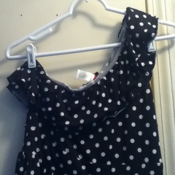 Asymmetrical dress - Picture 2 of 3