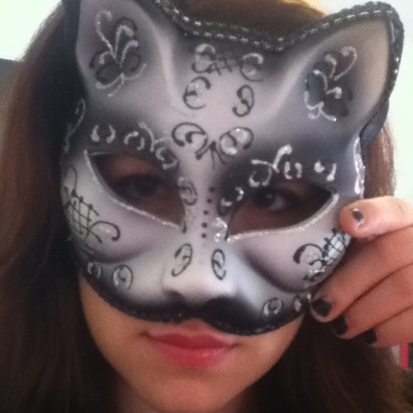 Mask - Picture 2 of 3