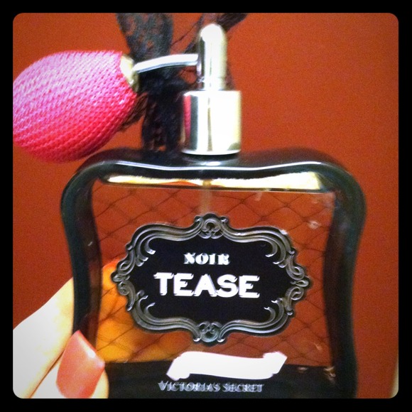 Noir tease by vs!