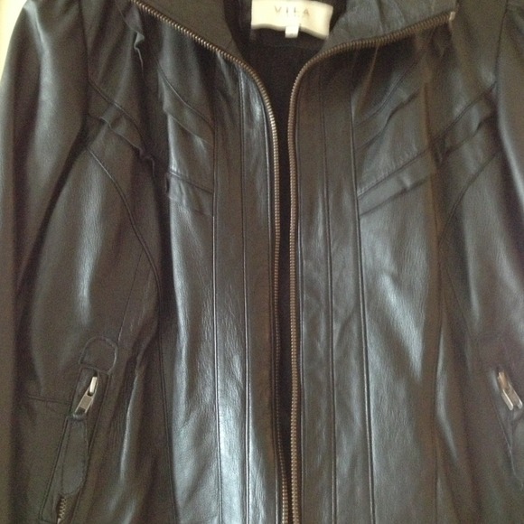 Leather jacket with zip pockets and nice details - Picture 3 of 4