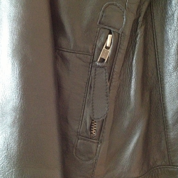 Leather jacket with zip pockets and nice details - Picture 4 of 4