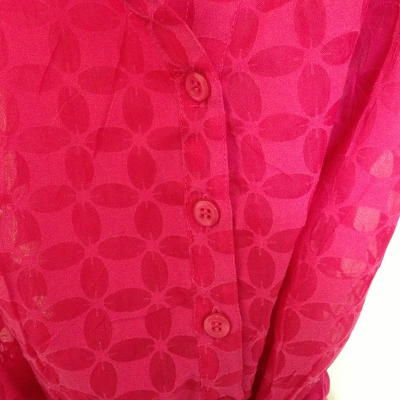 Pink top - Picture 3 of 3