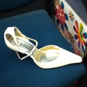 PRICE REDUCED!!  Brand new shows. Cream color.