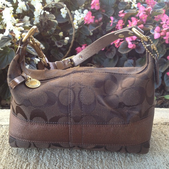COACH small dark brown purse.