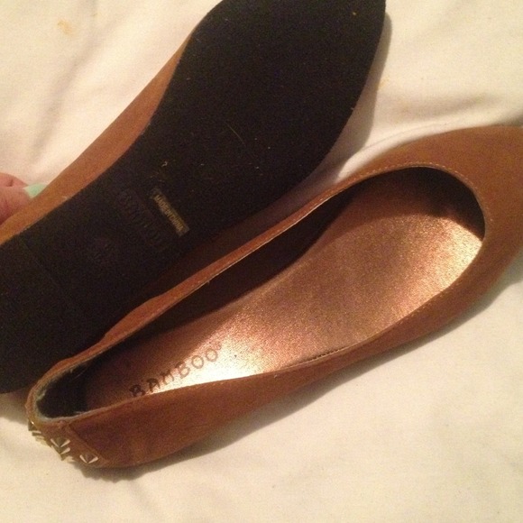 Studded pointy flats - Picture 2 of 3