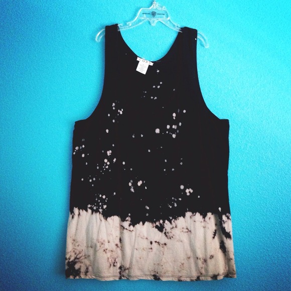 *SOLD* URBAN OUTFITTERS TANK.