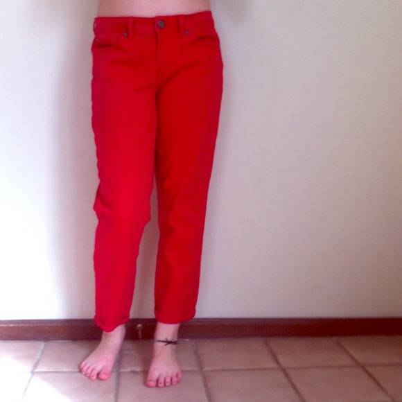 Red cropped jeans.
