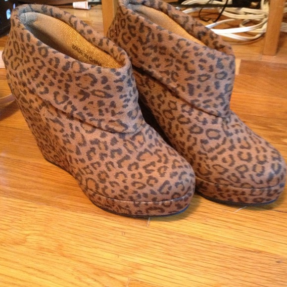 Leopard print booties - Picture 1 of 2