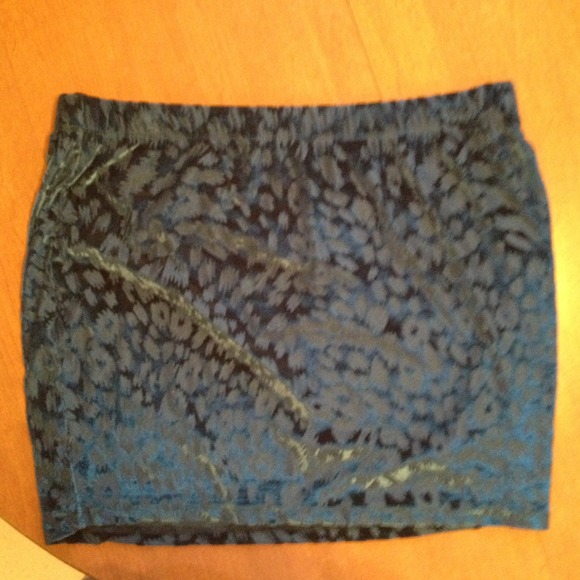 SOLD. SOLD MUDD skirt