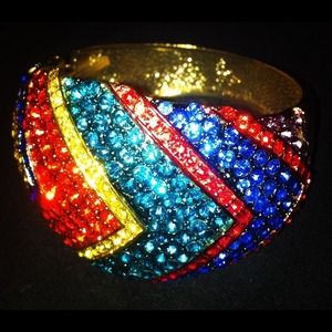 CHUNKY BANGLE