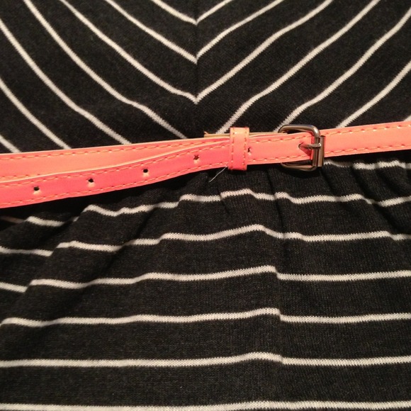 🚫sold in bundle🚫Peplum top w belt - Picture 3 of 4