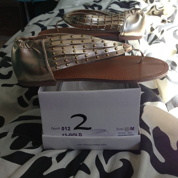Bakers Hanlie GOLD Sandals - Picture 3 of 3