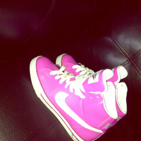 Nike!! - Picture 1 of 1