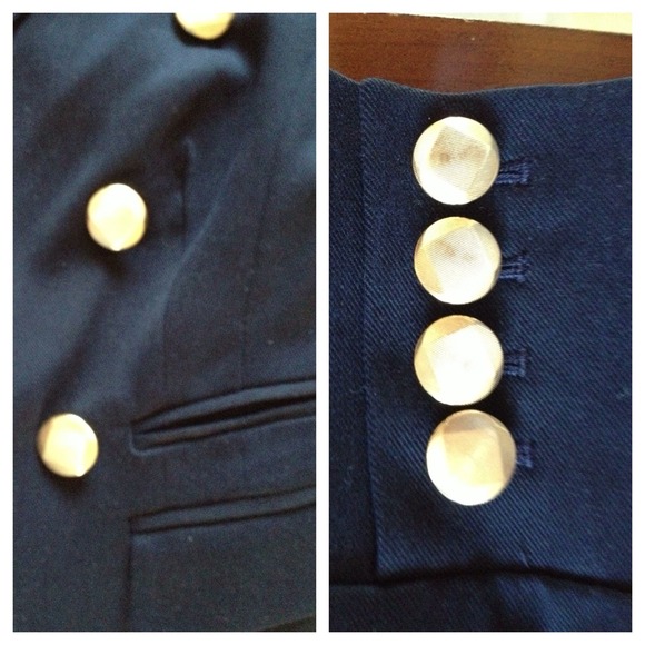 Navy GUESS Blazer❗️REDUCED❗️ - Picture 4 of 4