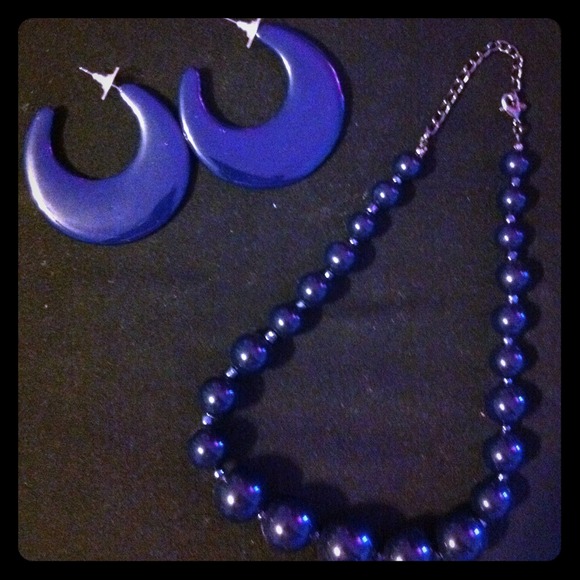 Earring/necklace set