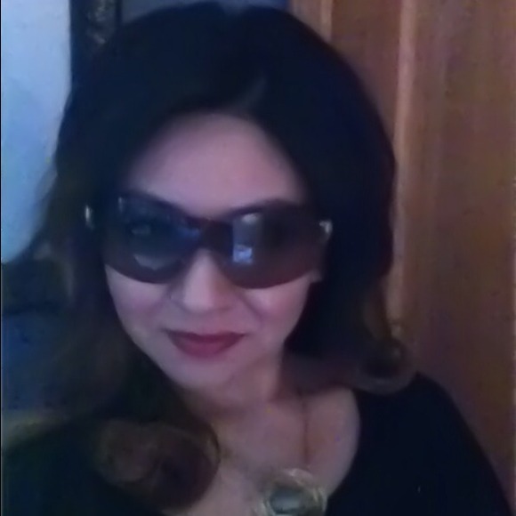 MY POSHER OF THE WEEK! @ayeshatague 