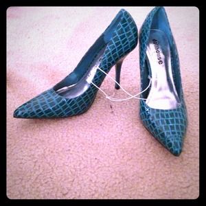 Dollhouse pumps