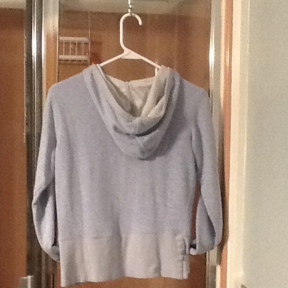 THE NORTH FACE Hoodie Is Sold - Picture 3 of 4