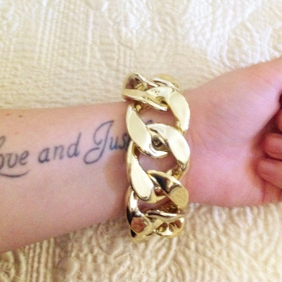 *Traded*Beautiful Thick gold chain bracelet.