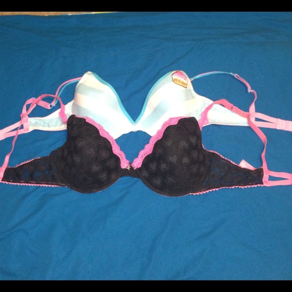**SOLD**2 bras size 40D